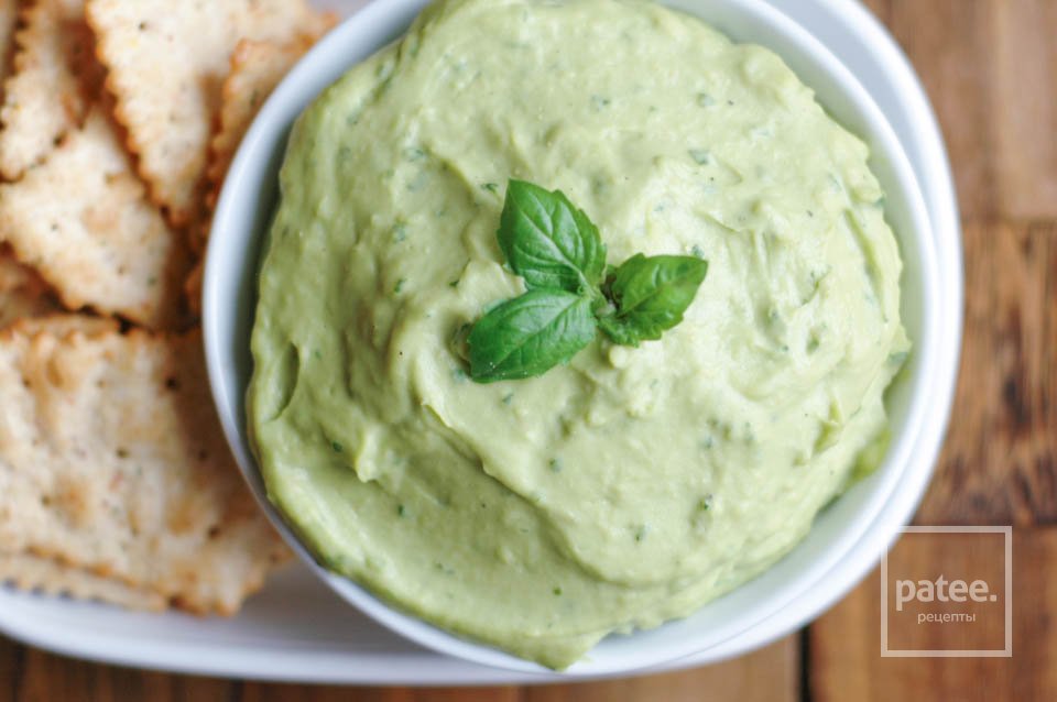 Хумус с авокадо и базиликом - Шаг 3