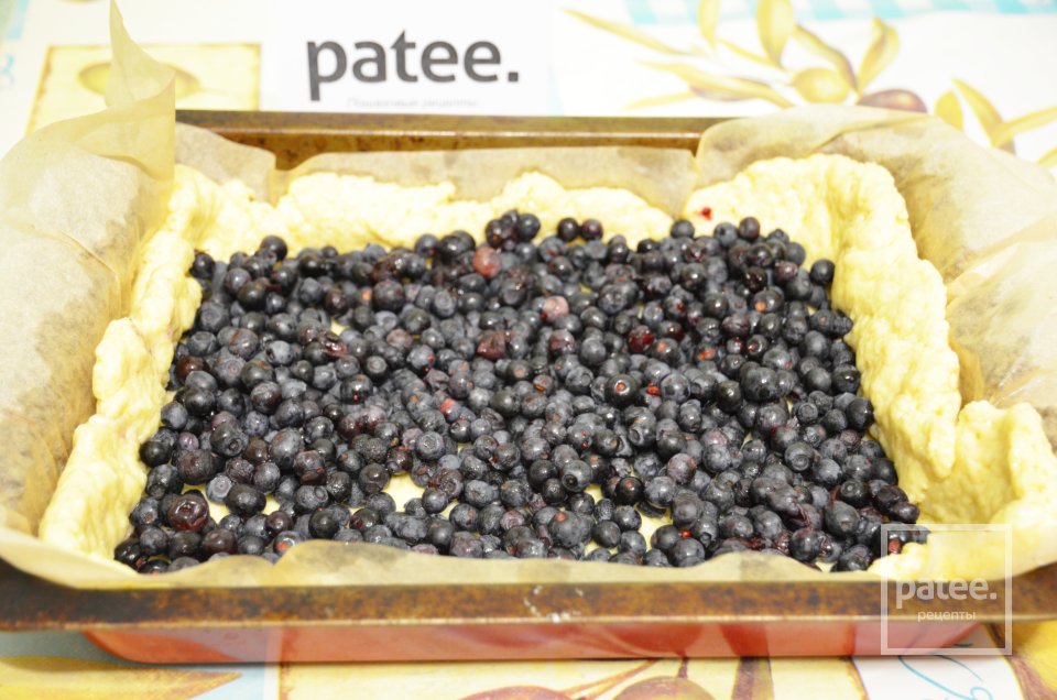 Черничный пирог со сметанной заливкой - Шаг 11