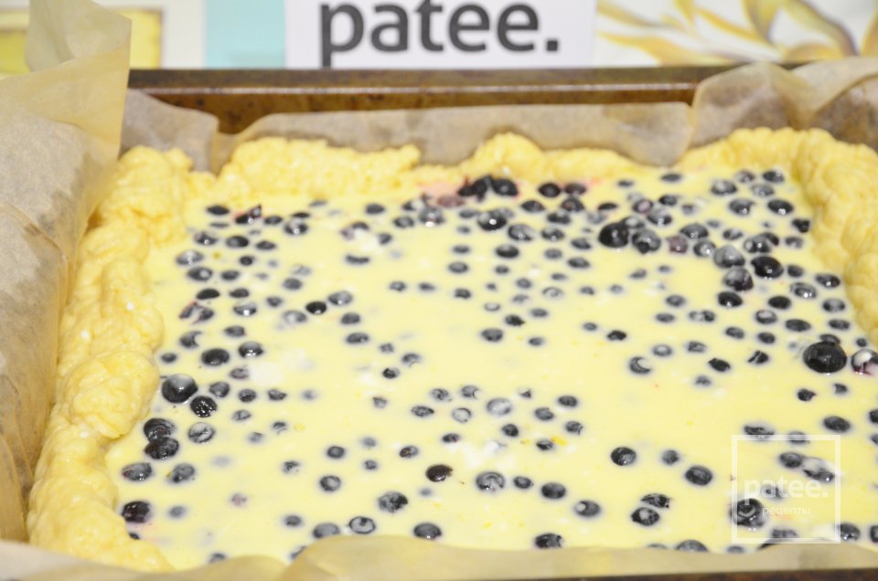 Черничный пирог со сметанной заливкой - Шаг 18