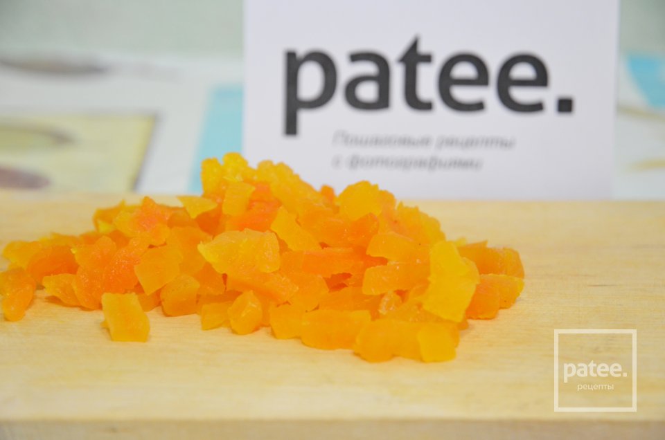 Сырники с бананом, курагой и ванильным сахаром - Шаг 6