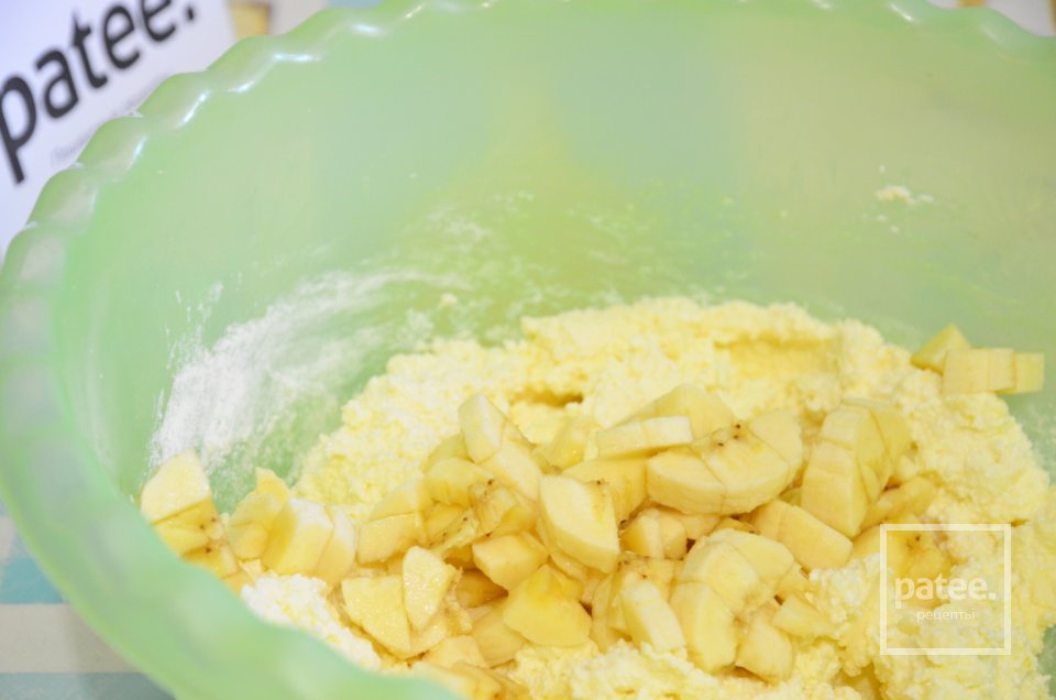 Сырники с бананом, курагой и ванильным сахаром - Шаг 8