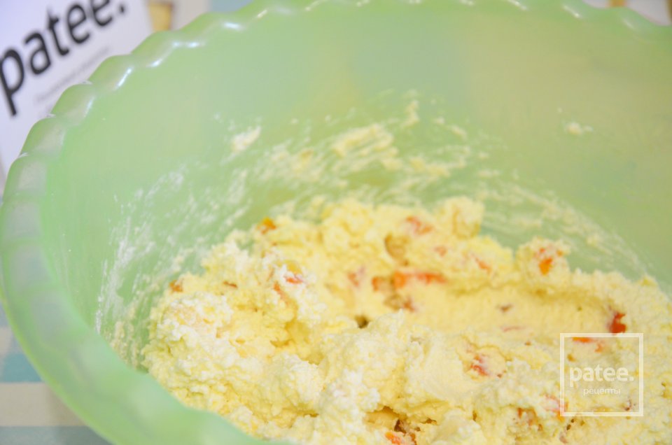 Сырники с бананом, курагой и ванильным сахаром - Шаг 10