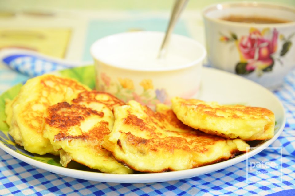 Сырники с бананом, курагой и ванильным сахаром - Шаг 11