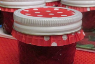 Клубничный джем с бальзамическим уксусом и черным перцем