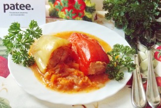 Фаршированный перец в морковном соусе