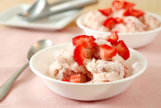 Клубничное мороженое