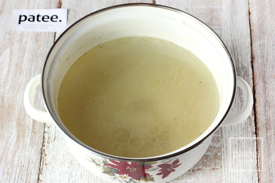 Суп с куриными фрикадельками, цветной капустой и горошком - Шаг 2