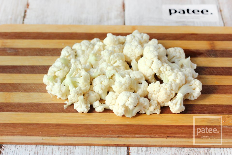 Суп с куриными фрикадельками, цветной капустой и горошком - Шаг 6