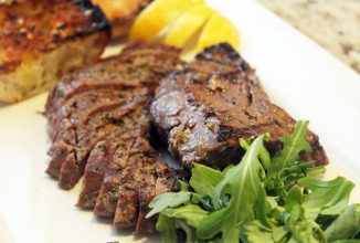 Стейк с розмарином и лимоном