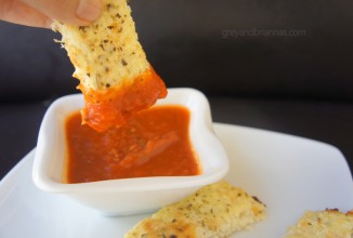 Пикантные "Хлебные палочки" из цветной капусты.