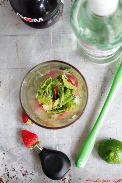 Клубничный мохито с ромом - Шаг 2