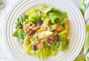 Горячий салат из морепродуктов с заправкой