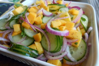 Огуречно-манговый салат