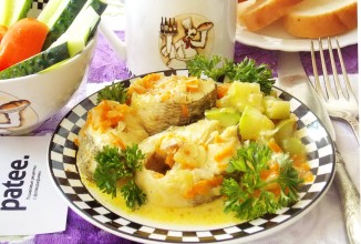 Рыба нототения с овощами в сметане