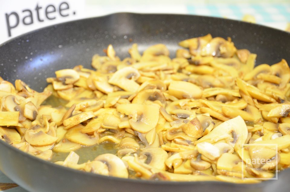 Котлеты из индейки в соусе из шампиньонов - Шаг 19