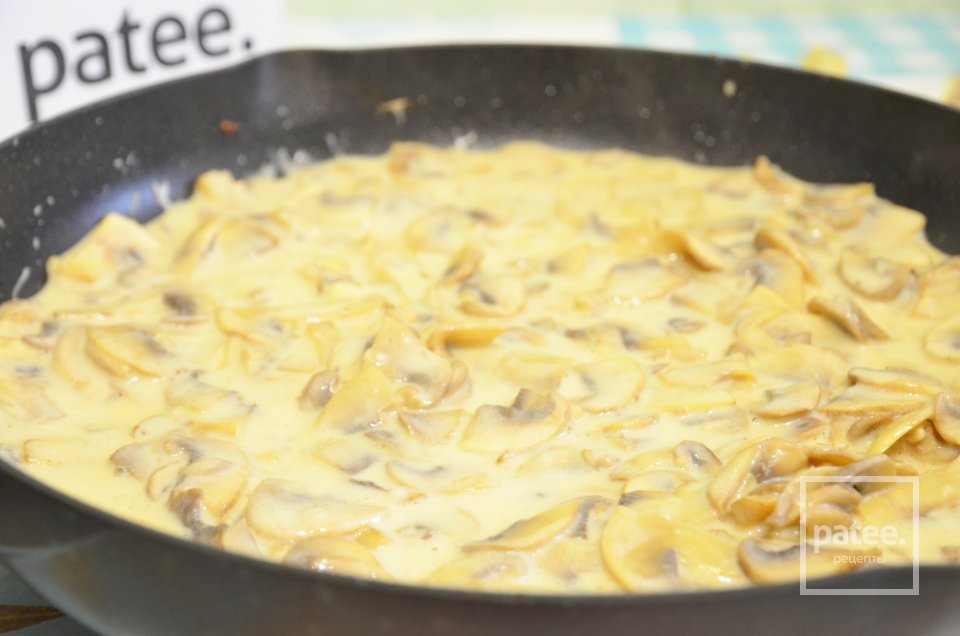 Котлеты из индейки в соусе из шампиньонов - Шаг 24