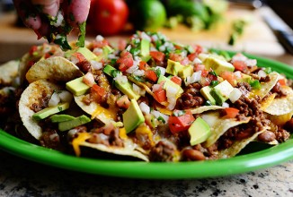 Начос с говядиной