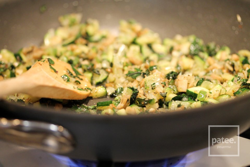 Грибы, фаршированные беконом и овощами - Шаг 22