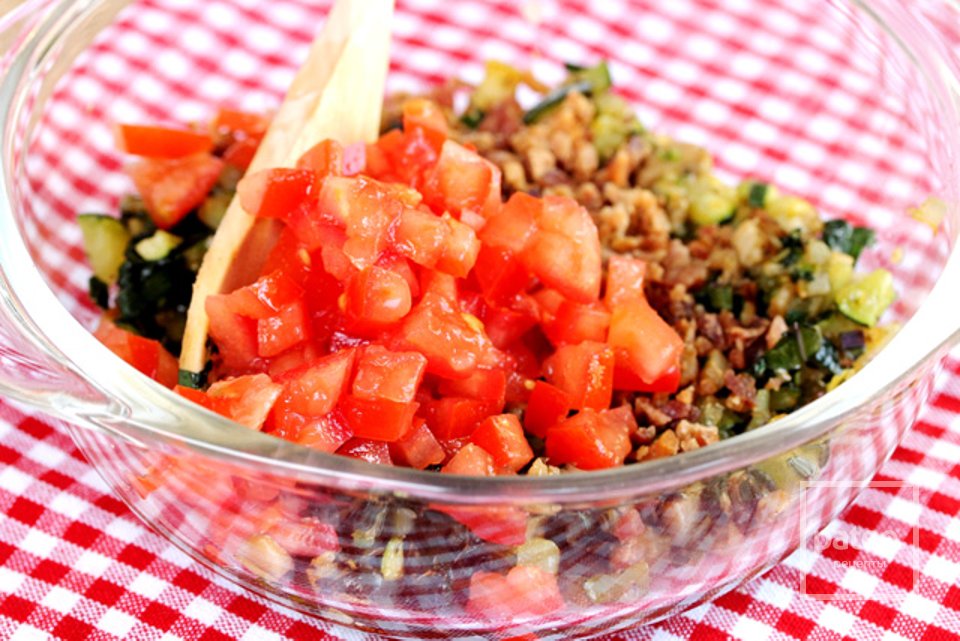 Грибы, фаршированные беконом и овощами - Шаг 24