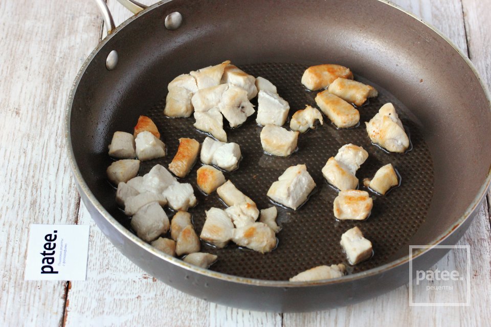 Баклажаны с куриным филе под томатно-сметанным соусом - Шаг 3