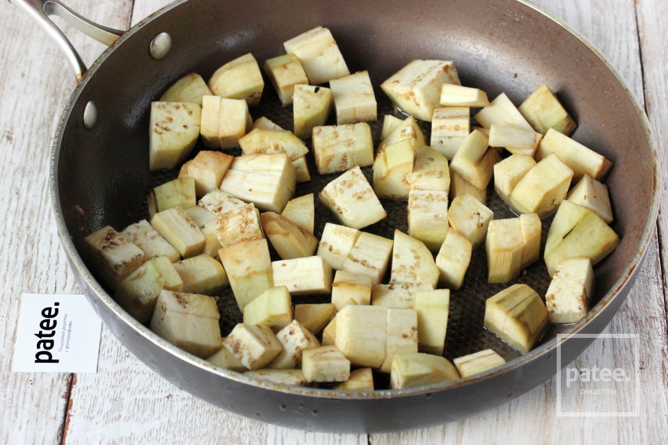 Баклажаны с куриным филе под томатно-сметанным соусом - Шаг 6