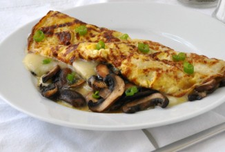 Омлет с грибами и сыром хаварти