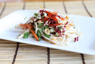 Тайский салат с капусты