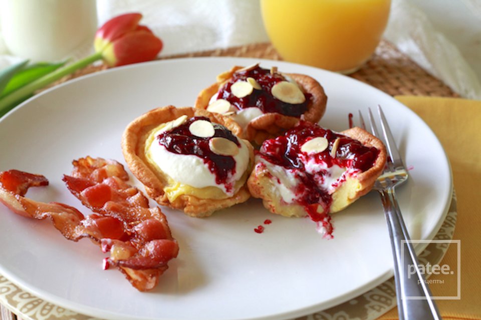 Датские блины с муссом и вишней - Шаг 11