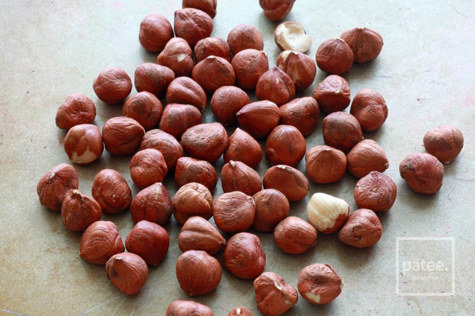 Кресс-салат с клубникой и орехами - Шаг 2