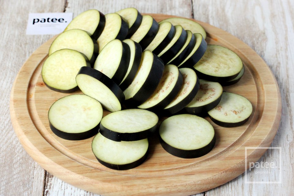 Баклажаны, запечённые с помидорами и моцареллой - Шаг 2