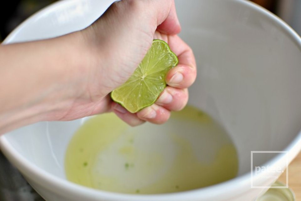 Капустный салат с морковью и шпинатом - Шаг 2