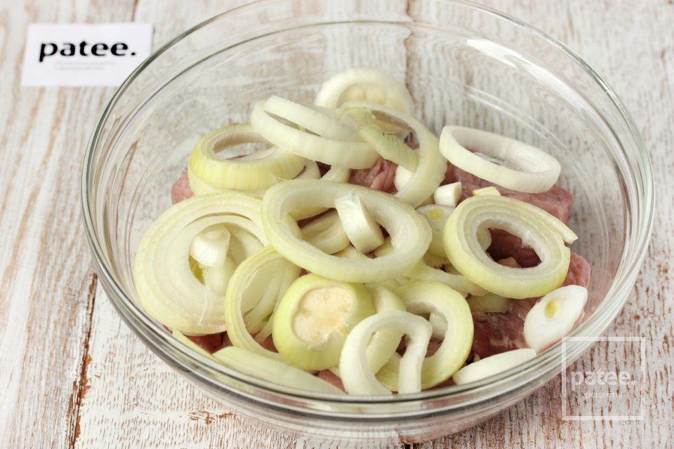 Шашлык из свинины на газированной воде с лимоном - Шаг 3