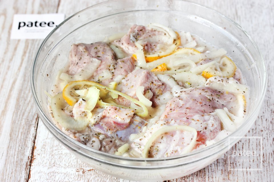 Шашлык из свинины на газированной воде с лимоном - Шаг 7