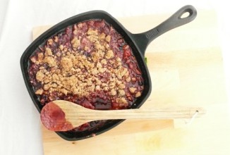 Ягодно-ореховый крамбл