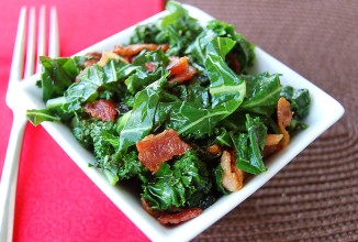 Капуста кале с беконом