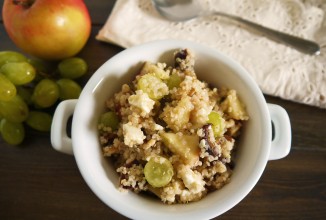 Салат из киноа с фруктами