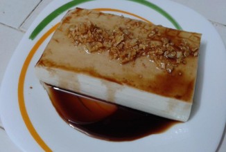 Тофу с соевым соусом и чесноком