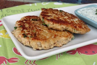 Лососевые котлеты с соусом айоли