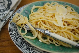 Спагетти с сыром и яйцом