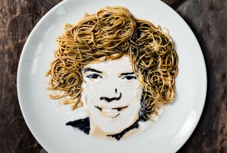 Аппетитные портреты звезд из лапши