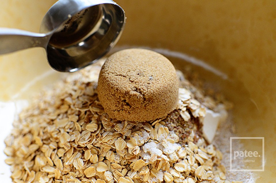 Банановые маффины с изюмом и орехами - Шаг 6