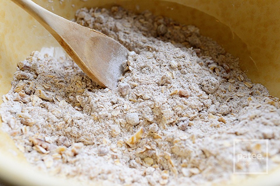 Банановые маффины с изюмом и орехами - Шаг 11