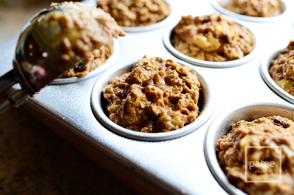 Банановые маффины с изюмом и орехами - Шаг 26