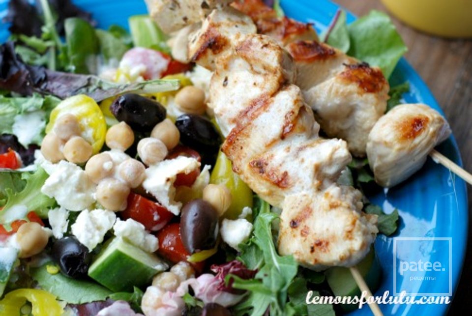 Сувлаки с салатом и соусом дзадзики - Шаг 14