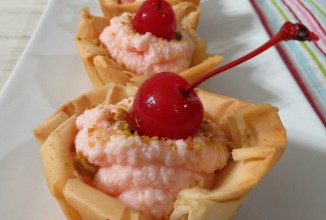 Вишневые канноли