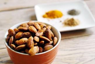 Жареный миндаль со специями