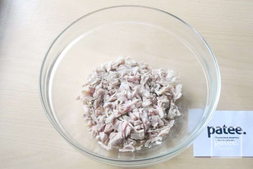 Салат из индейки с сыром и зеленым горошком - Шаг 3