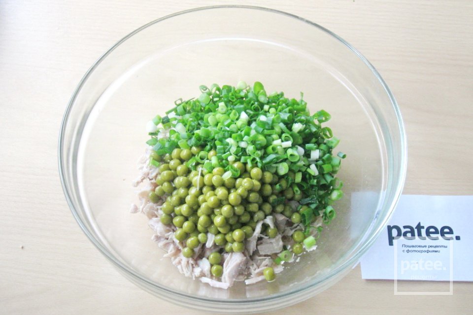 Салат из индейки с сыром и зеленым горошком - Шаг 6