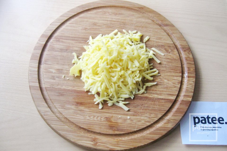 Салат из индейки с сыром и зеленым горошком - Шаг 9