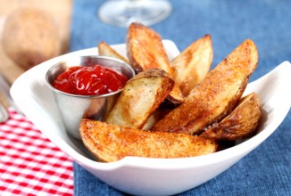 Картофель фри с кетчупом